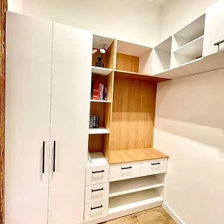 Downtown Spacious Luxury Residency - *