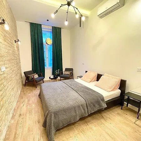 Downtown Spacious Luxury Residency -