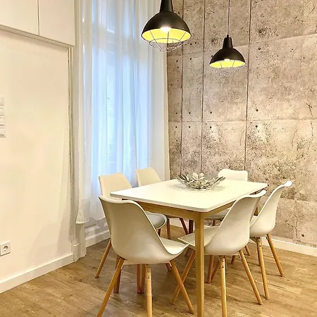 Downtown Spacious Luxury Residency - ブダペスト