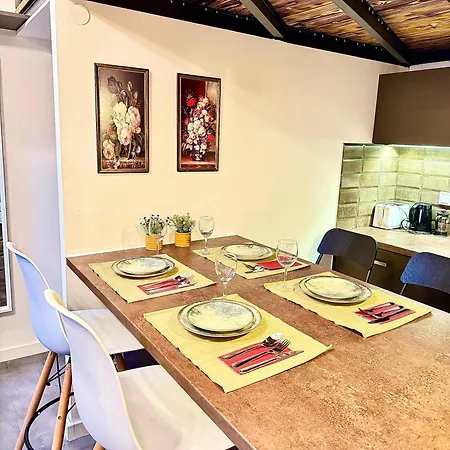 Downtown Spacious Luxury Residency - * 부다페스트